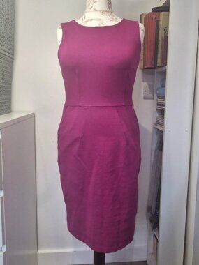 Vaina Landes "Rosa" brand, made in the UK. Size 12.